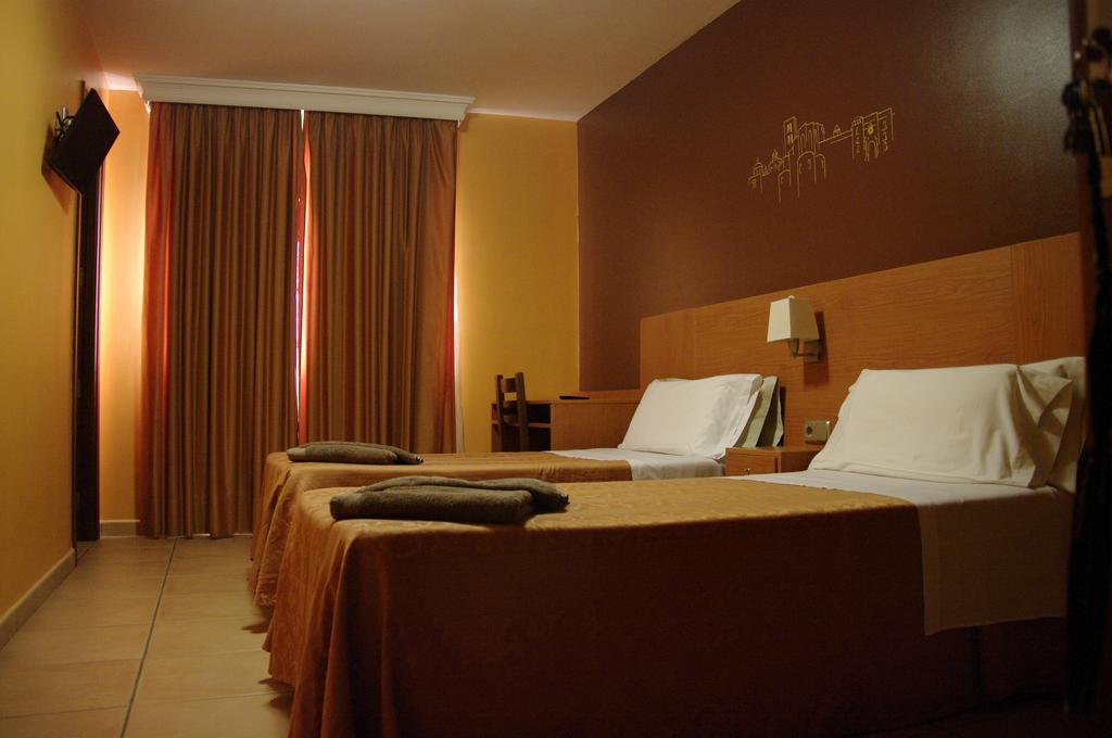 Hotel Solsona Centre Extérieur photo